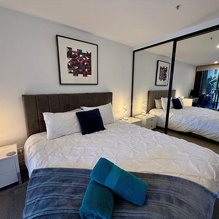 Midnight Luxe 1Br 1Bath Apartment 104 In The Heart Of Braddon Pool Sauna Secure Parking Wine Wifi Canberra Buitenkant foto