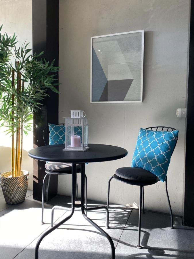 Midnight Luxe 1Br 1Bath Apartment 104 In The Heart Of Braddon Pool Sauna Secure Parking Wine Wifi Canberra Buitenkant foto