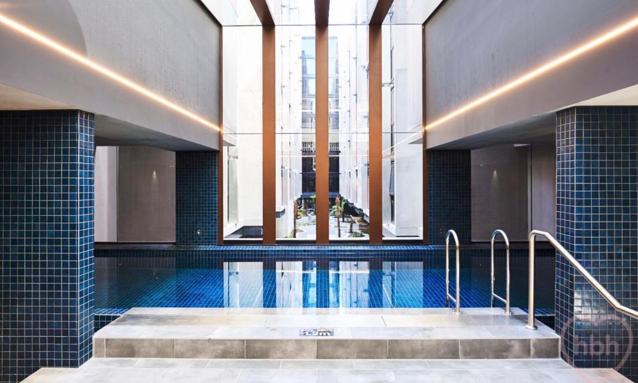 Midnight Luxe 1Br 1Bath Apartment 104 In The Heart Of Braddon Pool Sauna Secure Parking Wine Wifi Canberra Buitenkant foto
