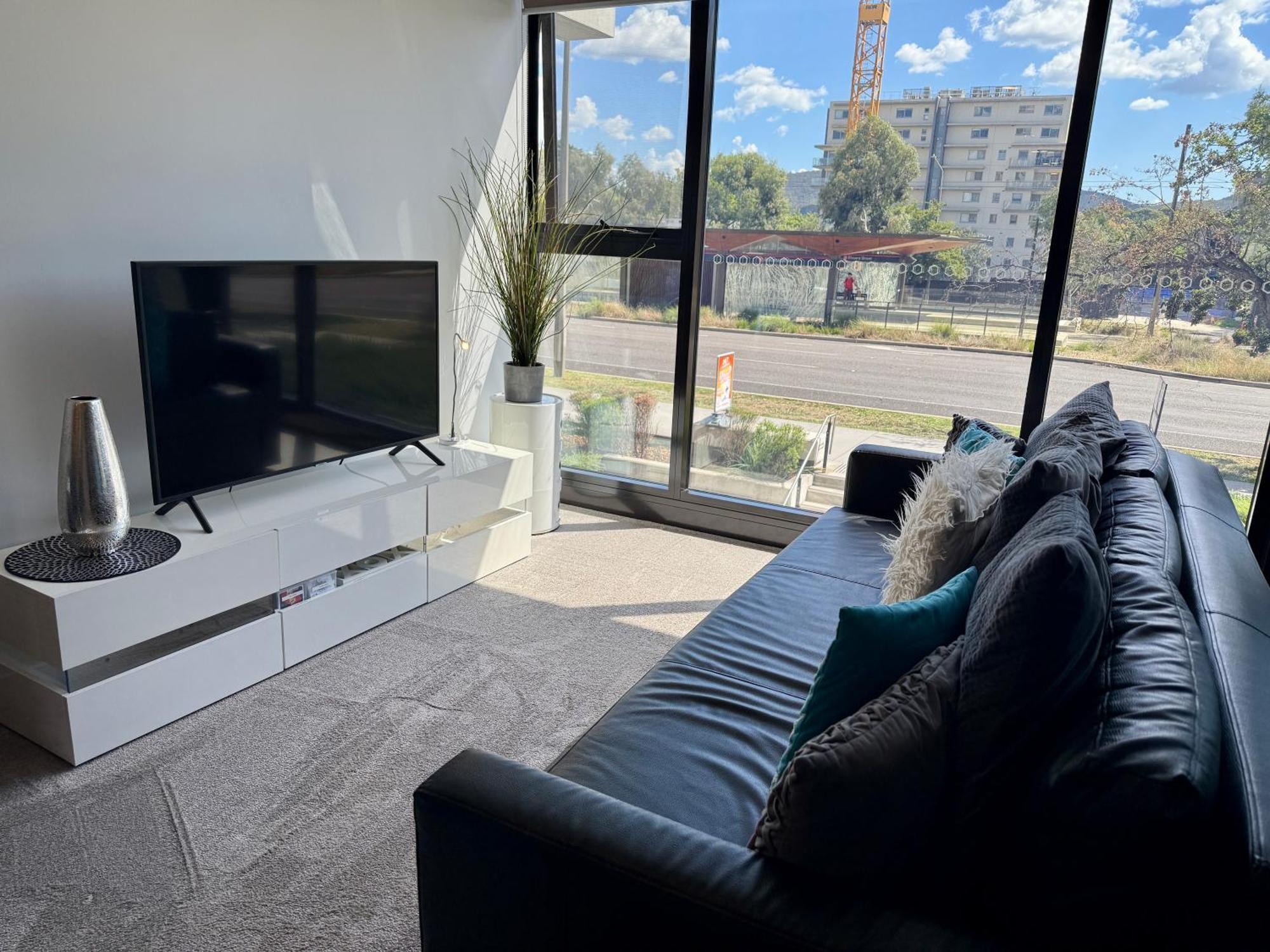 Midnight Luxe 1Br 1Bath Apartment 104 In The Heart Of Braddon Pool Sauna Secure Parking Wine Wifi Canberra Buitenkant foto