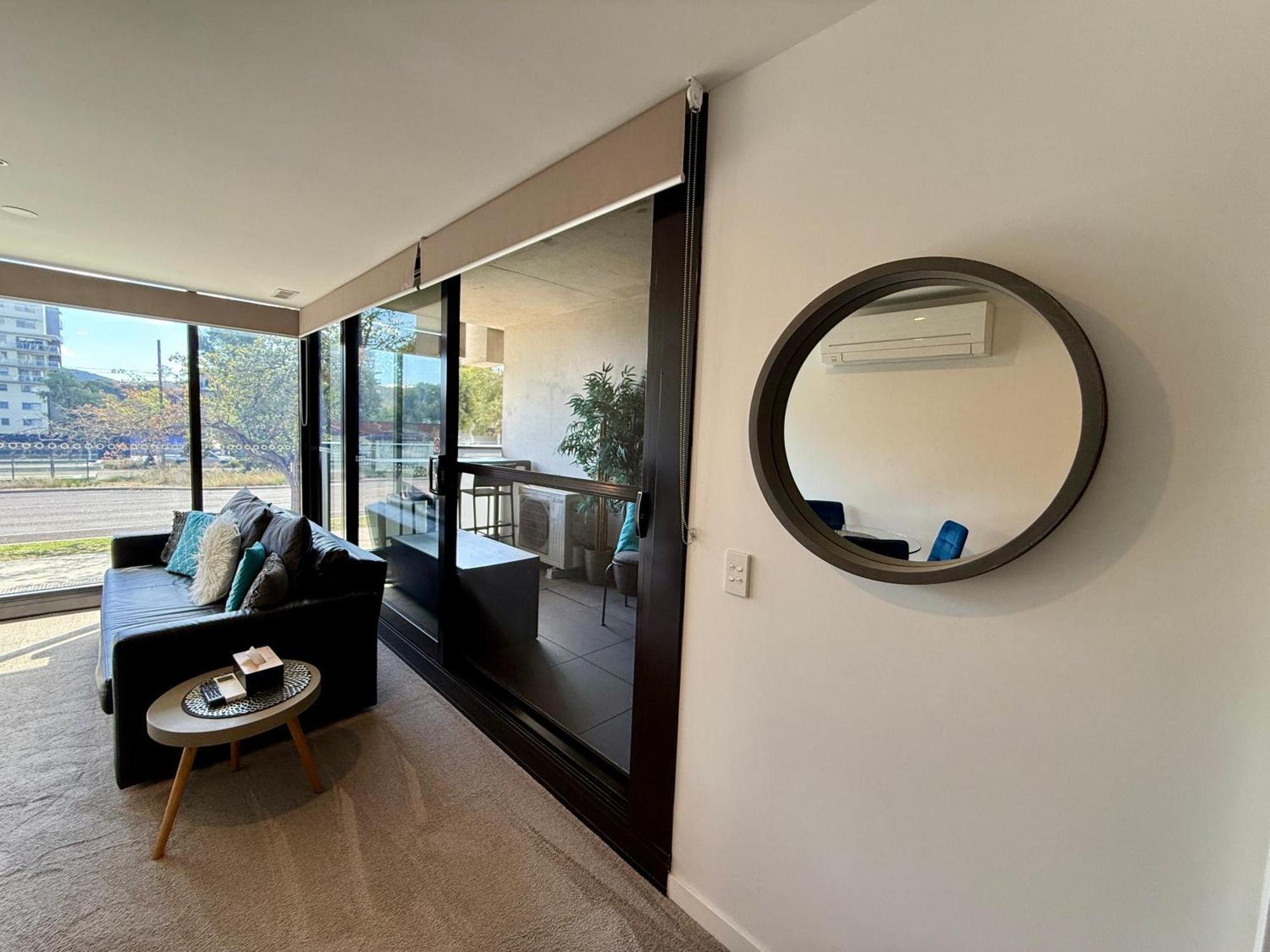 Midnight Luxe 1Br 1Bath Apartment 104 In The Heart Of Braddon Pool Sauna Secure Parking Wine Wifi Canberra Buitenkant foto